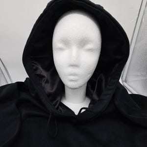 Schwarz Satin Hoodie,Schwarze unisex Kapuzenpullover,dicke warme hoody,satin Kapuzen Sweatshirt. image 7