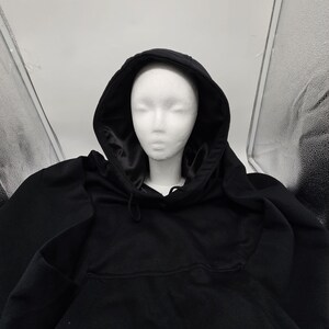 Schwarz Satin Hoodie,Schwarze unisex Kapuzenpullover,dicke warme hoody,satin Kapuzen Sweatshirt. image 16