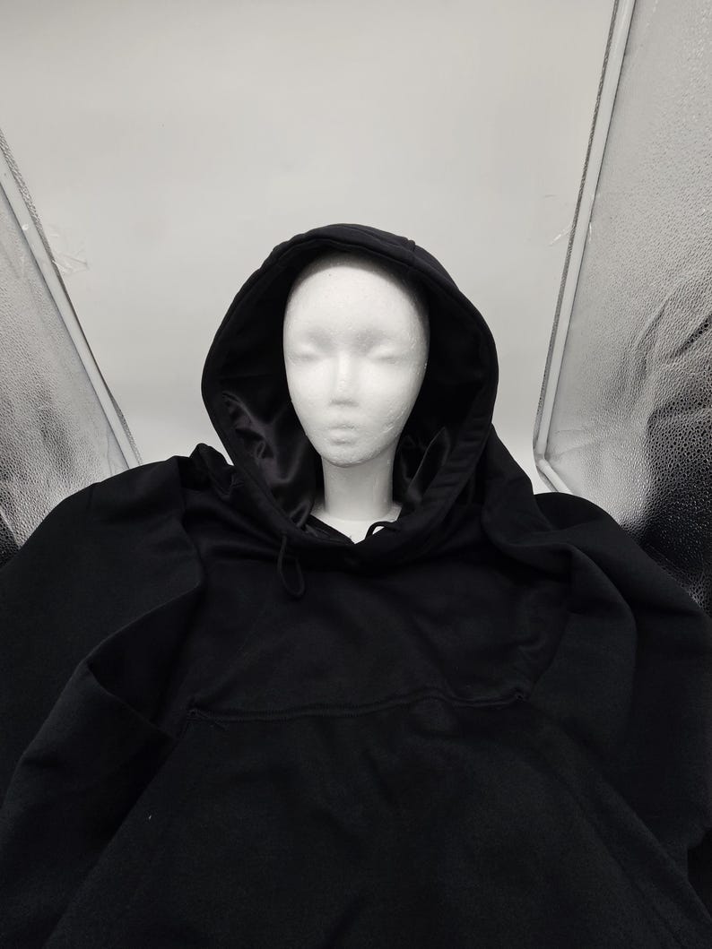Schwarz Satin Hoodie,Schwarze unisex Kapuzenpullover,dicke warme hoody,satin Kapuzen Sweatshirt. image 16