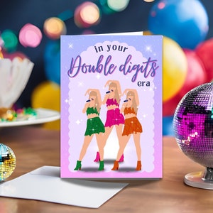 10e verjaardagskaart, dubbele cijfers verjaardag, in je tijdperk van dubbele cijfers, 10-jarige verjaardag, TS geïnspireerd, tiende verjaardagskaart, Instant Download