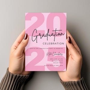 Convite de formatura rosa personalizável de 2025, para meninas que se formaram no ensino médio ou na faculdade, download instantâneo