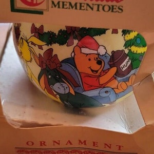 Boule de décoration vintage Winnie l&#39;ourson dans une boîte