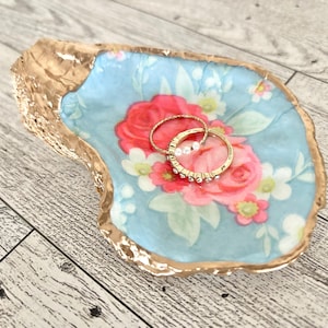 Shabby Chic Oyster Shell Ring Dish, Handmade Decoupaged Trinket Dish, Beach Themed Wedding