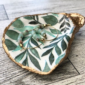 Porte-bagues coquille d'huîtres, porte-objets, décoration côtière, cadeaux de douche nuptiale, plateau à bijoux de découpage, cadeau unique Green Leaves