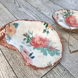 Porte-bagues coquille d'huîtres, porte-objets, décoration côtière, cadeaux de douche nuptiale, plateau à bijoux de découpage, cadeau unique Pink Roses