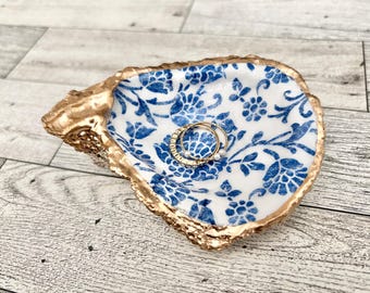 Blue and White Oyster Shell Ring Dish, Bridal Shower Favors, Beachy Favors, Beach Wedding Gift, Hostess Gift