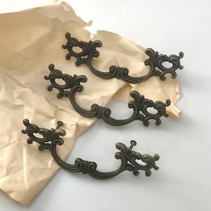 Set of 3 Brass Drawer Pulls Leaf Antique Brass Distressed Dainty French Provincial Pulls Handles Center 3.75” French Chic Farmhouse