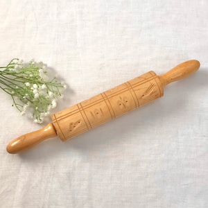 Hand Carved Embossed Rolling Pin Wooden Wood Carved Press Cookie Dough Cookie Press Embossed Baking Gift Solid Wood Floral Christmas Woodlan
