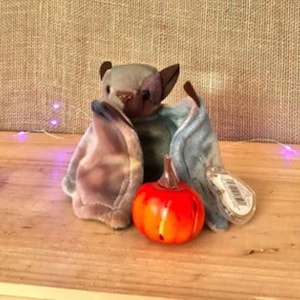 Vintage 1996 Batty the Bat TY Rare Tie Dye Beanie Baby Mint Collectible with Tag Halloween Bat Plushie Plush Toy Brown Blue Cute Adorable
