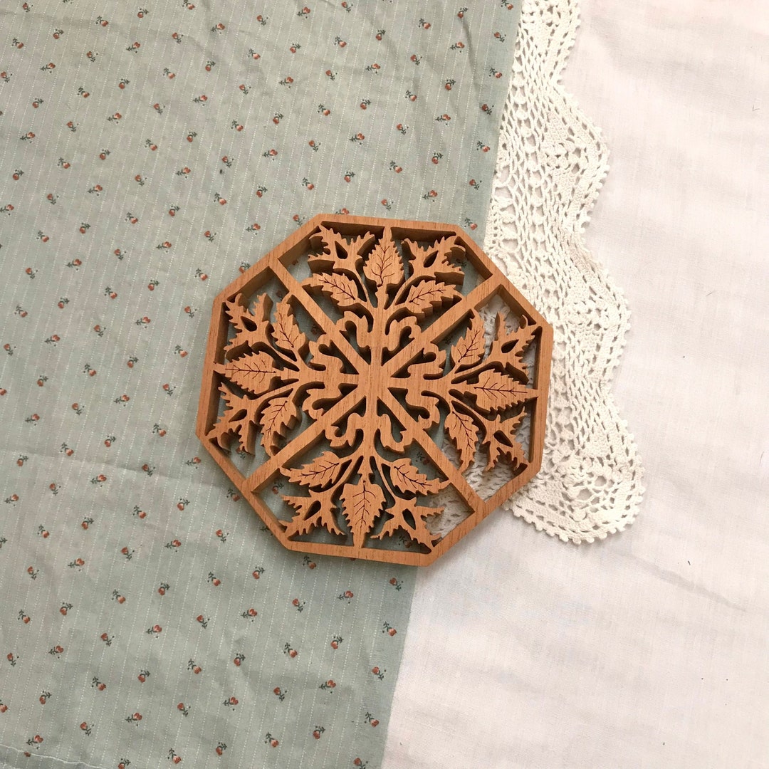 Wooden Carved Trivet Folk Art Wood Hot Pot Holder Trivet Potholder Coffee Table Decor Dresser