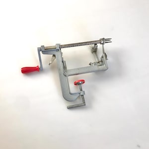 Vintage Hand Crank Apple Corer Peeler Parer Tabletop Mounted 1980s Metal Machine For pies applesauce snacking slicing Counter Kitchen