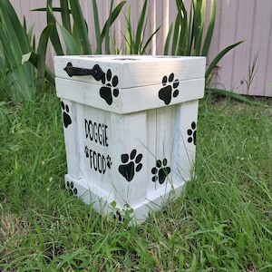 Hand-Painted Reclaimed Wood Dog Food Container: Farmhouse Pet Storage