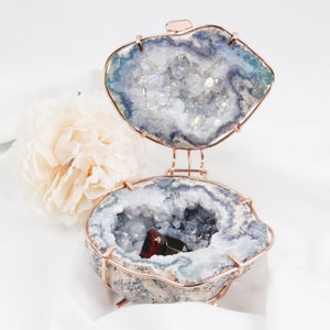 Geode Jewelry Box for Decoration or Charging Small Crystals