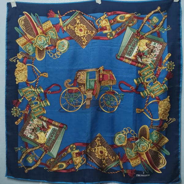 Trussardi Vintage Pañuelo de Seda Azul con carro de caballos y libro mágico Envío Gratis