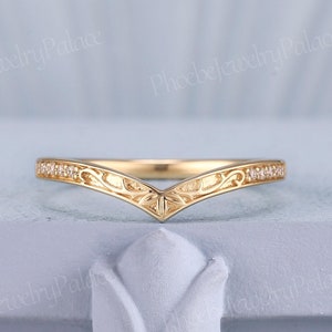 Natural Inspired Moissanite Curved Wedding Band Women Art Deco Vine Wedding Rings for Women Gold Leaf Band Chevron Band Custom Gift for Her