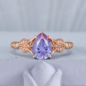Vintage Alexandrite Engagement Ring Pear Star cut Wedding Rings for Women Gold Diamonds Cluster Ring Floral Ring Anniversary Gift for Her
