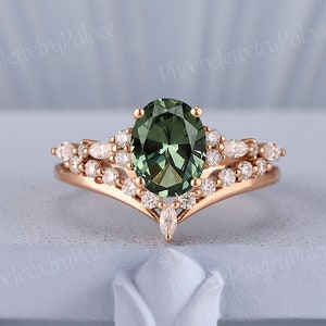Unique Green Sapphire Engagement Ring Set Oval Vintage Diamond Wedding Rings for Women Art Deco Moissanite Cluster Ring Anniversary