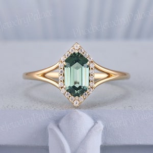 Unique Green Sapphire Engagement Ring Hexagon Sapphire Wedding Rings for Women Solid Gold Halo Diamond Cluster Ring e Handmade Ring Gift
