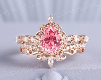 Vintage Verlobungsring-Set mit birnenförmigem rosa Saphir, filigrane Gold-Eheringe, einzigartiges Brautschmuck-Set aus Gold, individueller Feinschmuck