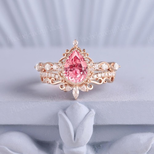 Vintage peervormige roze saffier verlovingsringenset, gouden filigraan trouwringen, unieke gouden bruidsset, op maat gemaakte fijne sieraden