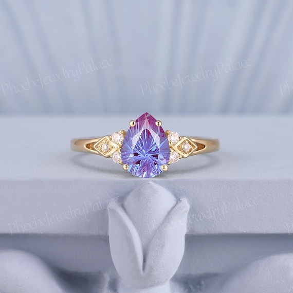 Art Deco Star Cut Alexandrite Engagement Ring Unique Wedding Rings for Women Gold Minimalism Ring Handmade Gift for Her Graduate Gift