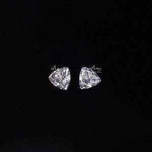Coppia di diamanti DE/VS taglio trilione da 4,50 mm coltivati in laboratorio: incastonatura di pietre sciolte
