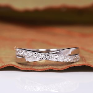 Crossover Round Lab Grown Wedding Ring, Solid White Gold Criss Cross Minimalist Ring, Stackable Ring For Women, X Cross Round Diamond Ring
