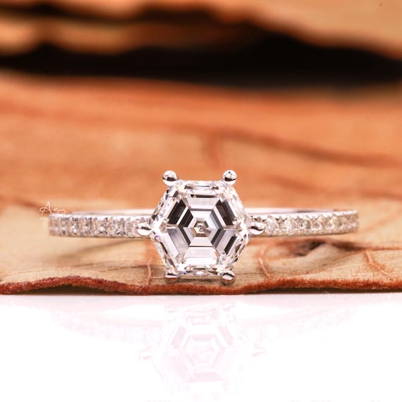 Anello da donna con pavé di diamanti taglio esagonale da 1,00