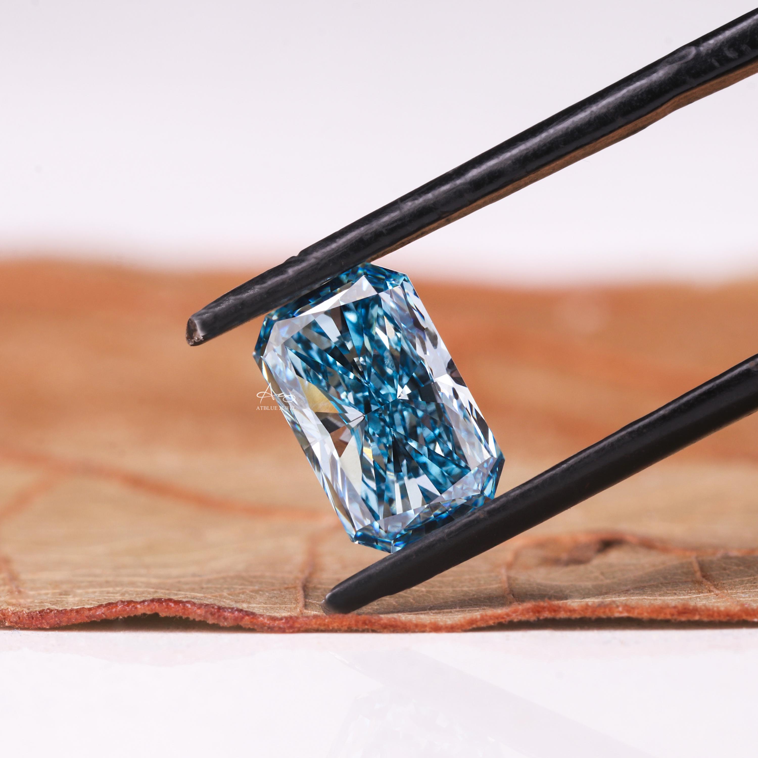 ラディアントカットブルーラボグロウンダイヤモンド：鮮やかなブルー