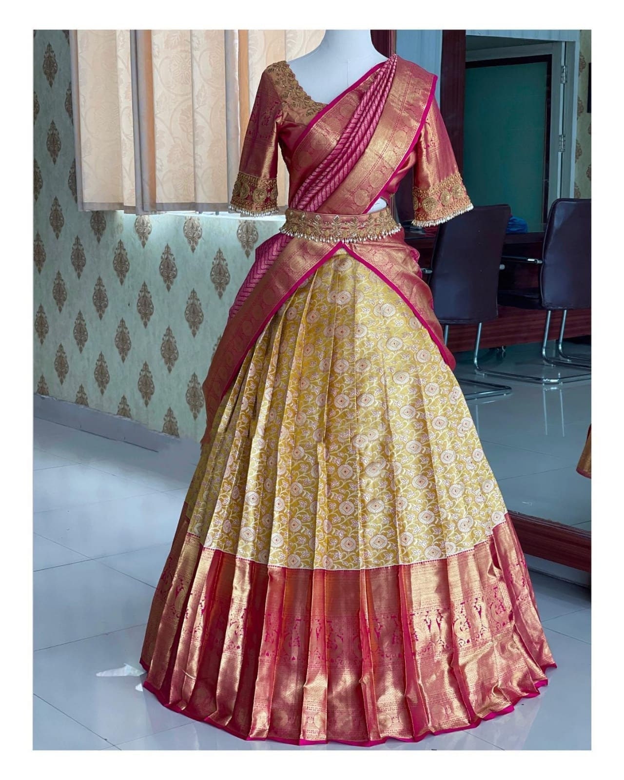 Prepare To Be Amazed: Tamannaah Bhatias Mermaid To Floral Lehenga Is Pure Runway Royalty! - 7z8d1pt