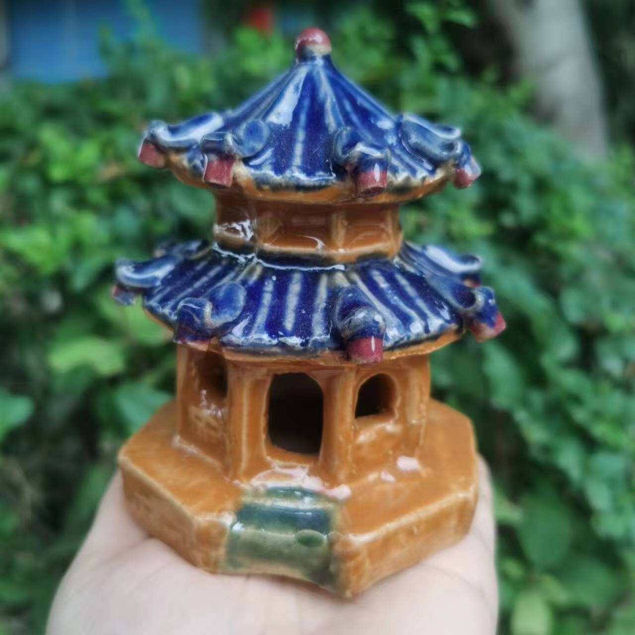 Eastern pavilion gazebo Exquisite Ceramic Miniature Pagoda Tower Tibet Hand-Painted  Shiwan Blue and White porcelain Zen Fairy Garden decor.