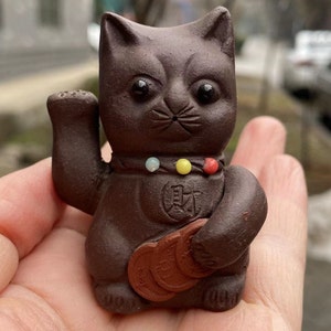 Yixing zisha Lucky Cat Sculpture for Tea Lovers,Animal Enthusiasts cat Figurine Ornament Ceramic Purple Clay Tea Pet tea table decorASSSW286