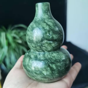 Natural Jade Hu Lu, Fengshui Decor, Blessing Good Luck Prosperity Gifting Wu Lou Peaceful Yoga Meditation jade gourd crystal healing gift
