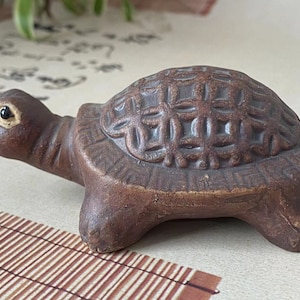 Yixing zisha turtle Sculpture for Tea Lovers,Animal Enthusiasts tortoise Figurine Ornament Ceramic Purple Clay Tea Pet teapot  decor KungFu.