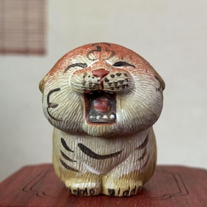 Yixing zisha Purple Clay Tea Pet Cute tiger for Tea Lovers, zisha purple clay tea pet Ornaments animal statue  teapot creative table  decor