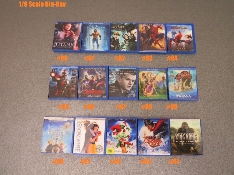 Peut inclure: Miniatures de Blu-ray de films, dont "Titanic", "Aquaman", "Harry Potter" et "Spider-Man". La collection comprend &eacute;galement "Iron Man 2", "Avengers", "La trilogie Bourne", "Raiponce", "Vaiana", "La Reine des Neiges", "Blanche-Neige", "Le Grinch", "Un chant de No&euml;l" et "King Kong".