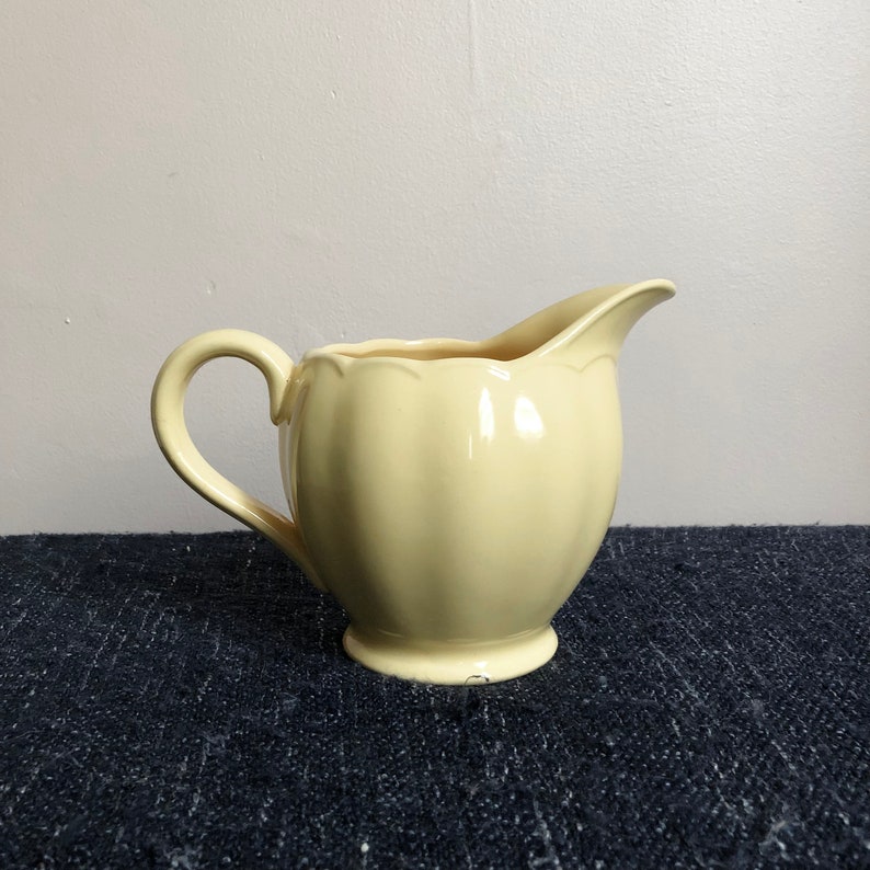 1950s Laburnum Petal Pitcher Jug by Grindley, England Vinatge Pottery