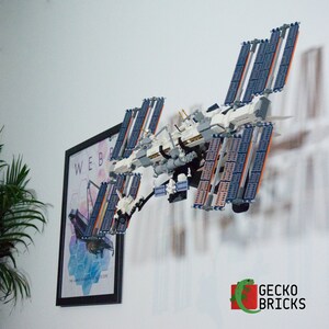 Gecko Bricks wall mount for Lego NASA ISS International Space Station 21321 3D printed