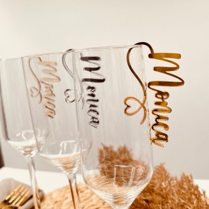 Etiquetas para bebidas em acrílico, personalizadas em formato de coração, disponíveis em diversos materiais