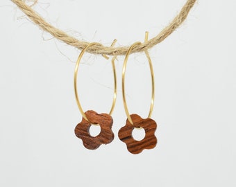 Daisy hoop earrings in wood and gold stainless steel