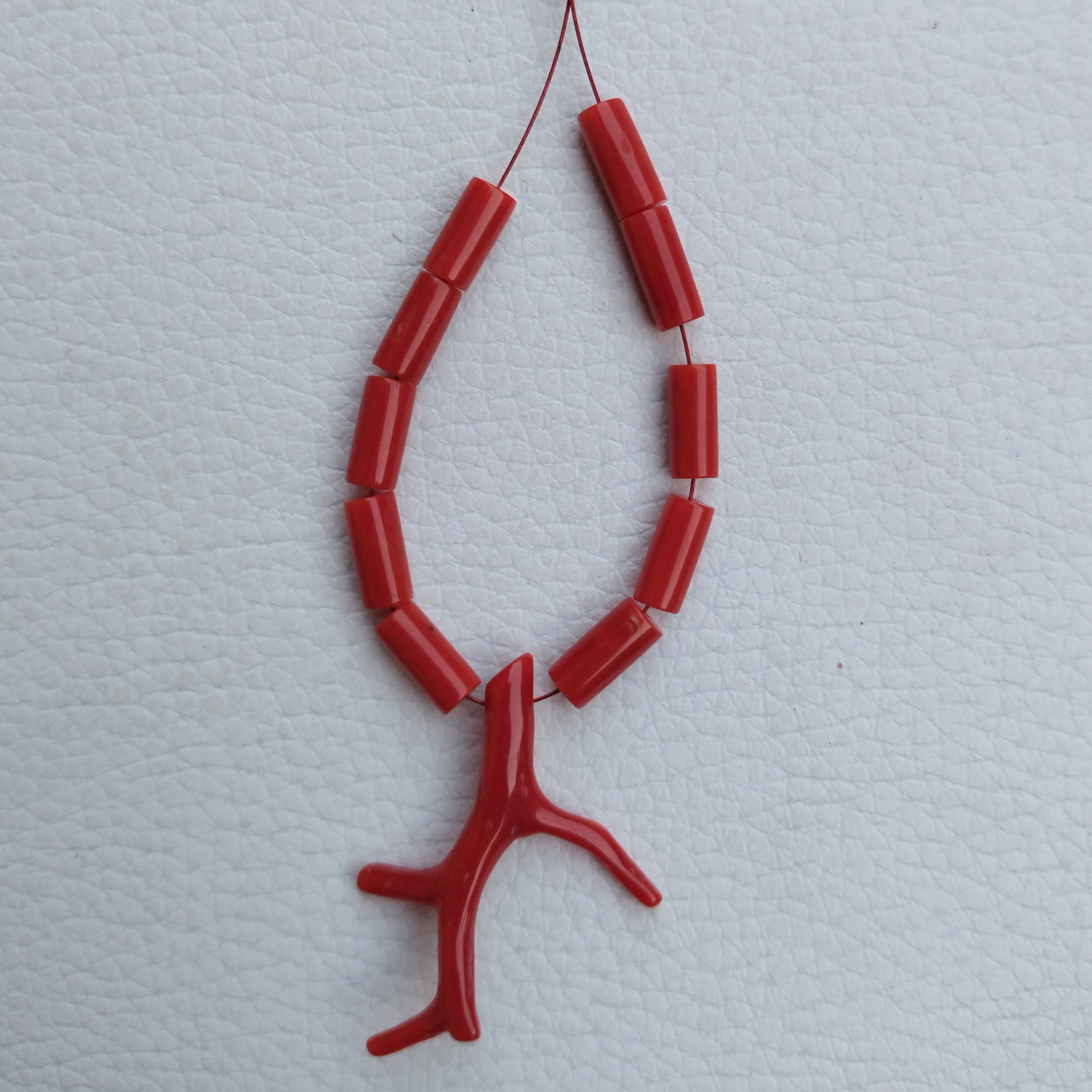 Perles Anciennes De Corail Rouge - Tube 10/18mm - 45 Carats - Fait Main - Neuf