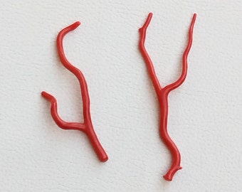 Paire de branches de corail rouge italien, bâtonnets de pierres précieuses polis, 26,75 carats A354