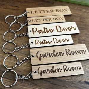 Personalised Oak Maple Keyring - Keyring for AirBnB, Home, Holiday Lets, Garage, Gate, Door, Letter Box - Any Text - Your Text Keyring