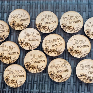 Cartes d'étape mensuelles en bois - Disque, signes du mois de bébé, jalon mensuel de bébé, marqueurs d'étape mensuelle de bébé, cartes d'étape mensuelles
