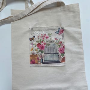Bunte nostalgische Vogelkäfig-Tasche mit abnehmbarem Druckknopf-Aufnäher.