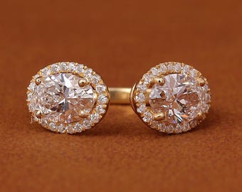 2 TCW Oval Cut Lab Diamond Halo Toe et moi Engagement Ring, 14k Yellow Gold IGI Certified Stones