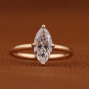 Elegant Marquise Diamond Ring in Yellow Gold 0.50 - 3 Carat Lab Grown Diamond Engagement Ring Excellent Cut Prong IGI Certified Diamond Ring