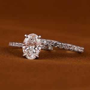 2.50 Carat Oval Cut Lab Grown Diamond Engagement Ring Set / Matching Round Diamond Wedding Band / 14k Yellow Gold / Luxurious Bridal Set