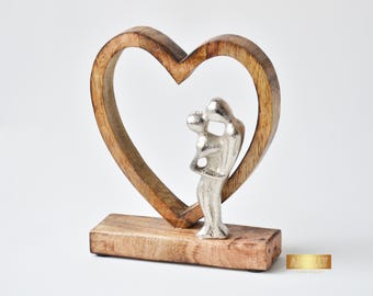 Figurine d'amour unique, sculpture de couple en métal qui s'embrasse et statue en forme de coeur en bois, décoration d'intérieur abstraite pour le salon, statue d'amour faite main