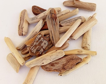 Small driftwood pieces. Driftwood chunks. 30-60 mm (1.18&quot; - 2.36&quot;) Craft DIY driftwood. Rustic decor. Driftwood sticks. Natural wood. 26 pcs